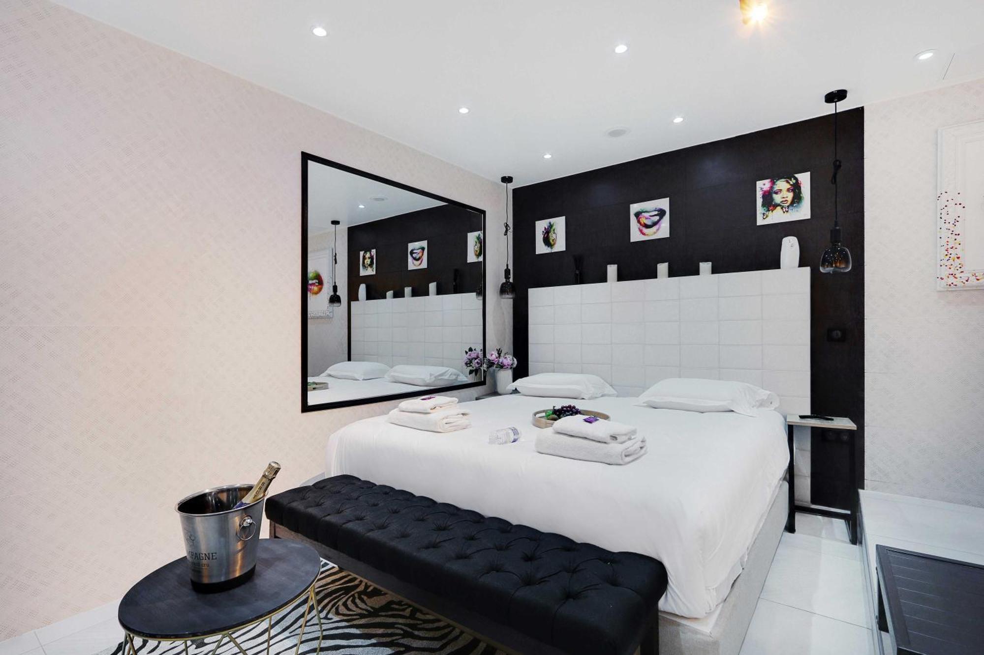 Intimate Apartment With Air Conditioner & Jacuzzi 2Br 6P Montmartre Paris Exterior foto